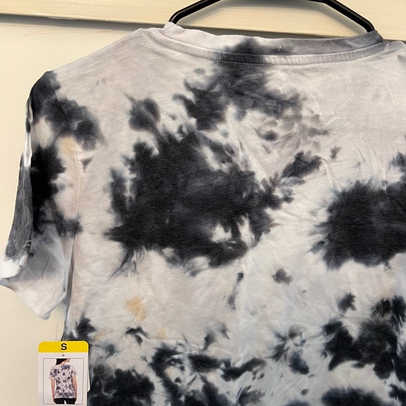 NWT Tie-dye t-shirt - Picture 4 of 4